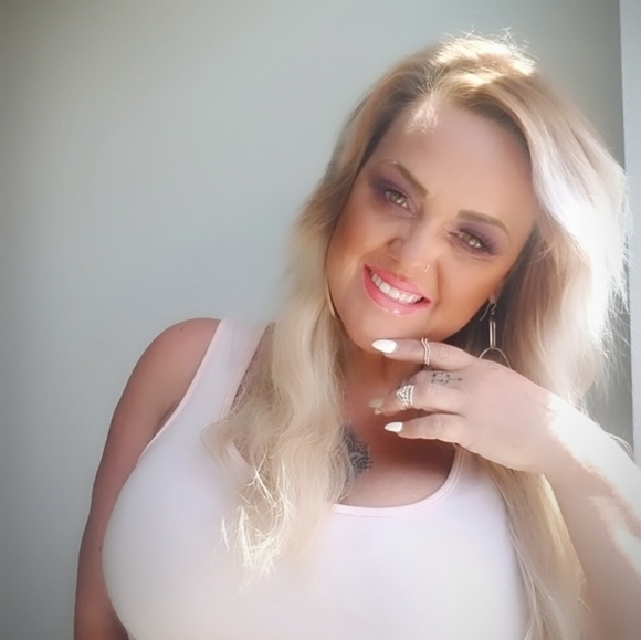 Meet your Posher, Jennifer - Picture 4 of 8